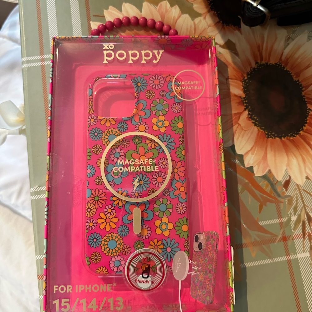 Poppy Floral MagSafe-Compatible iPhone Case — Bright Pink